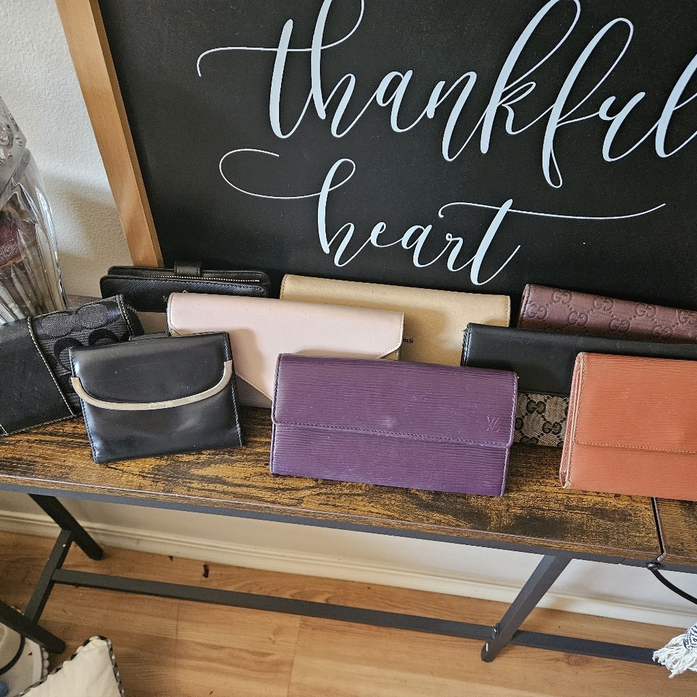 CHOICE OF WALLETS